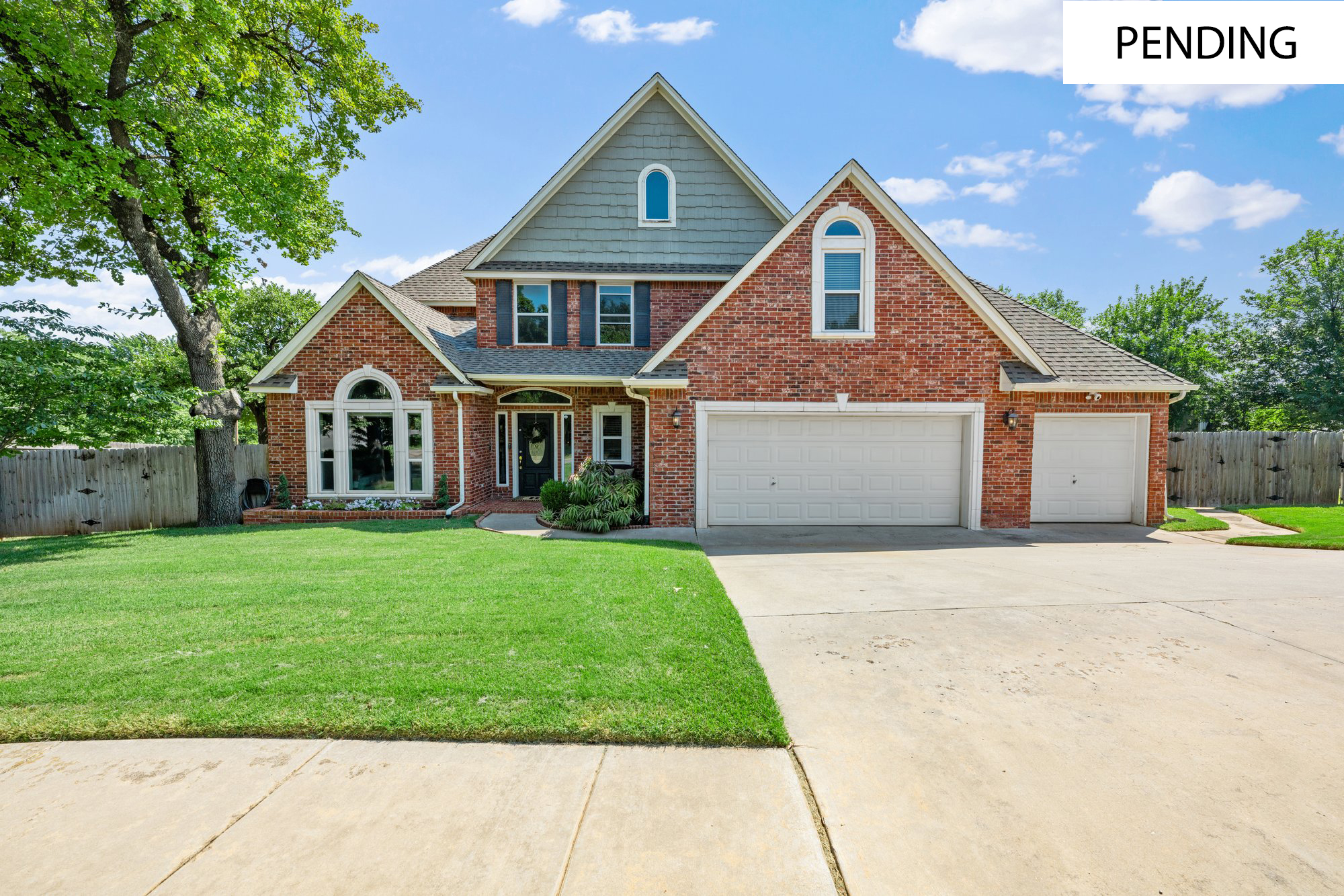 Beautiful Pending Home for sale in Edmond, Oklahoma. 2624 Buckhorn Dr.